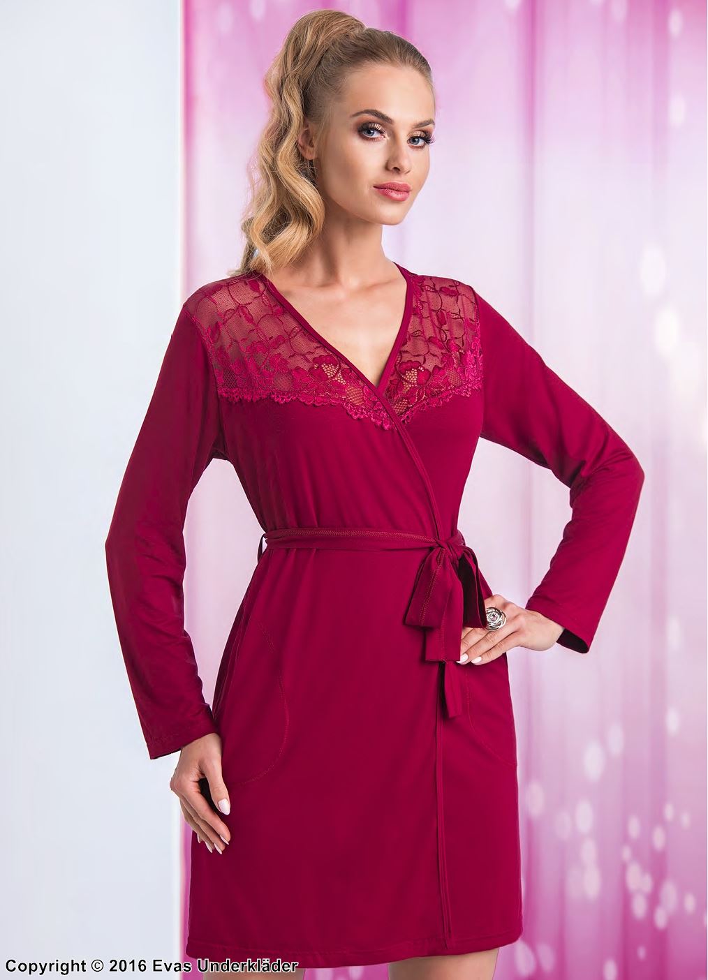 Lounge robe, long sleeves, lace inlays